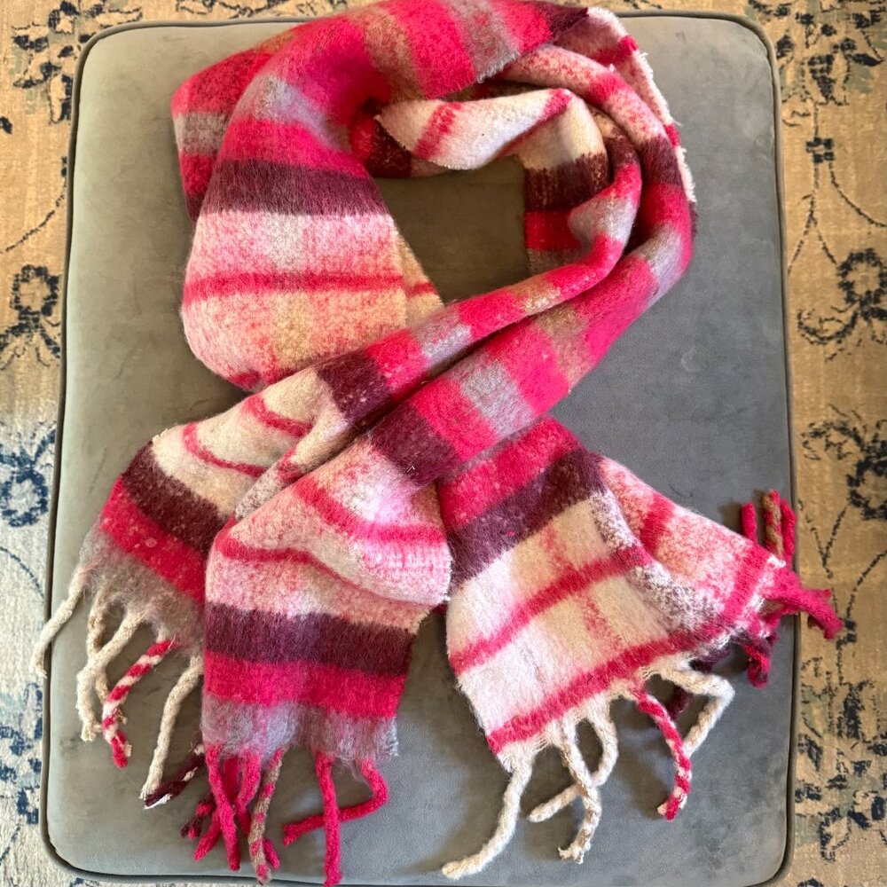 Banana Republic Cozy Scarf - NWoT